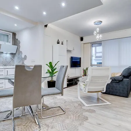 Precioso Cercano Al Mar, Smart Tv, 3 Pax * Fuenterrabia